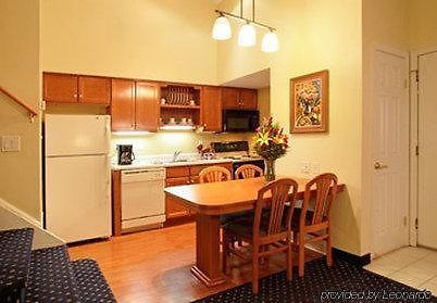 Gatehouse Suites East Lansing Szoba fotó